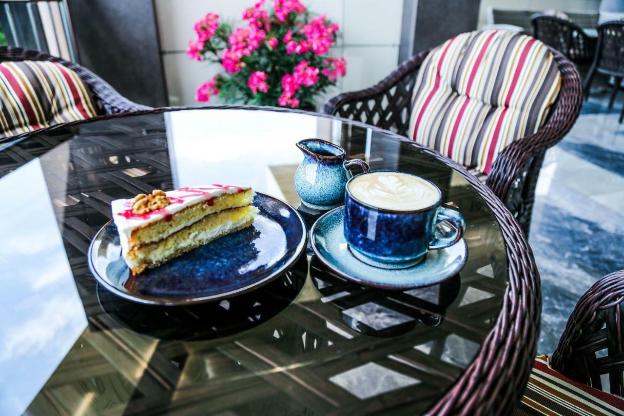 Grand Hotel Gagra Luaran gambar