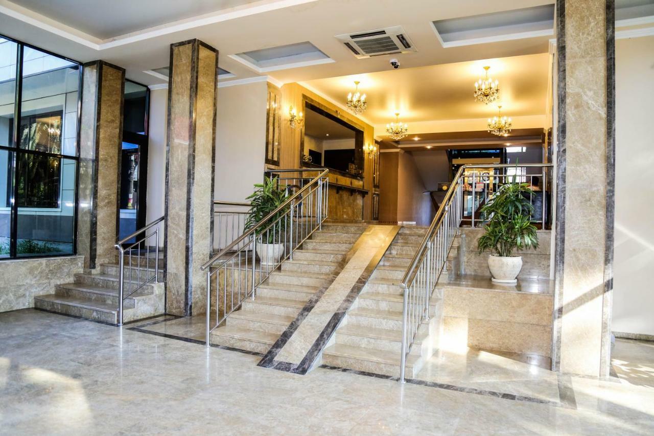 Grand Hotel Gagra Luaran gambar