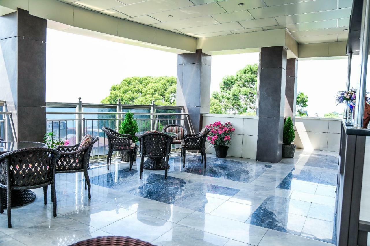 Grand Hotel Gagra Luaran gambar